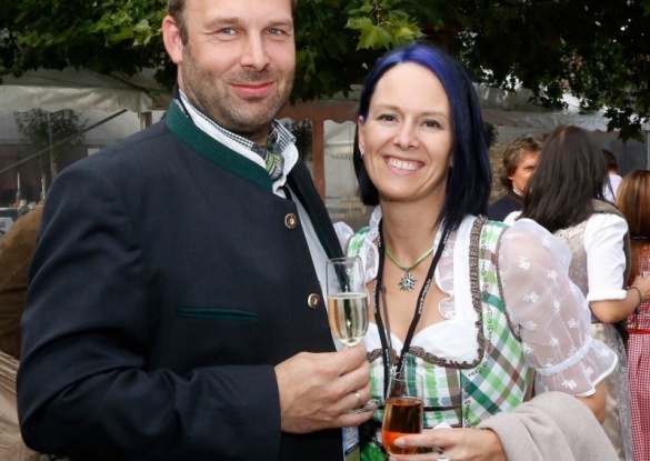 Gerhard Teufl gemeinsam mit seiner Frau in Tracht